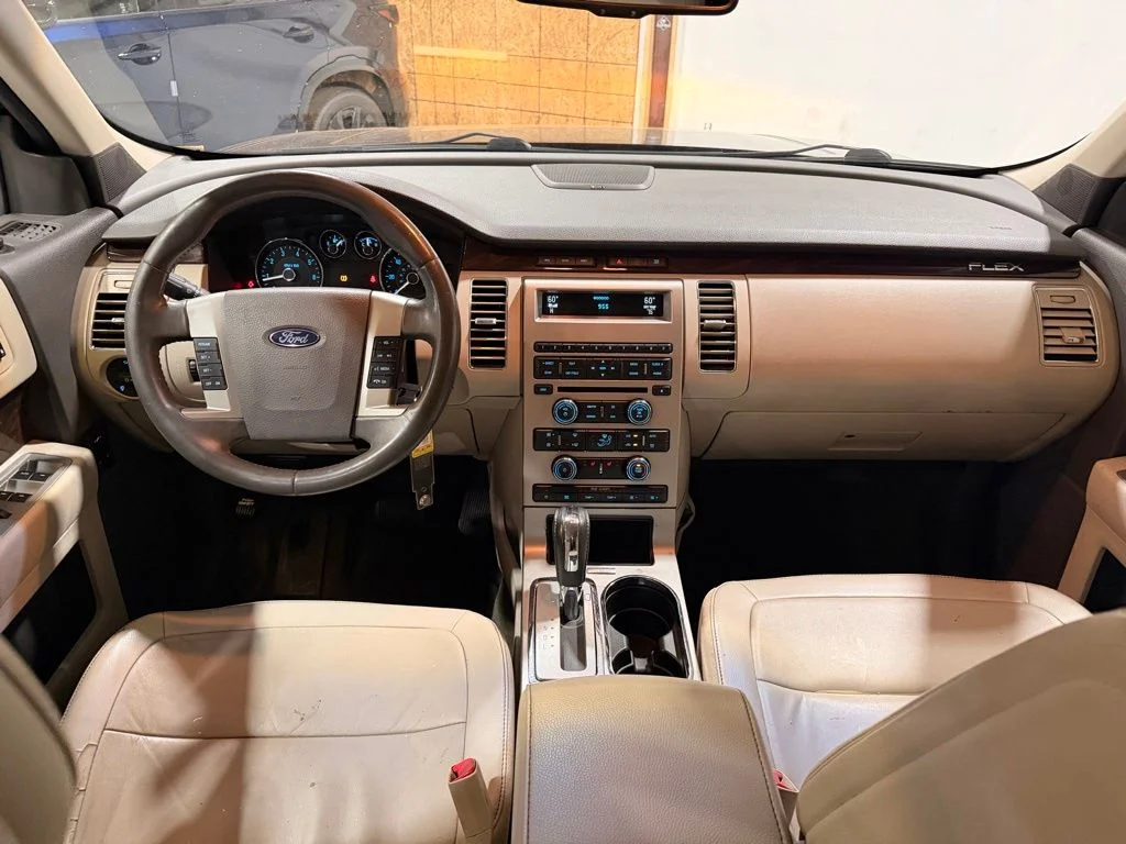 Used 2011 Red Ford SEL image 28