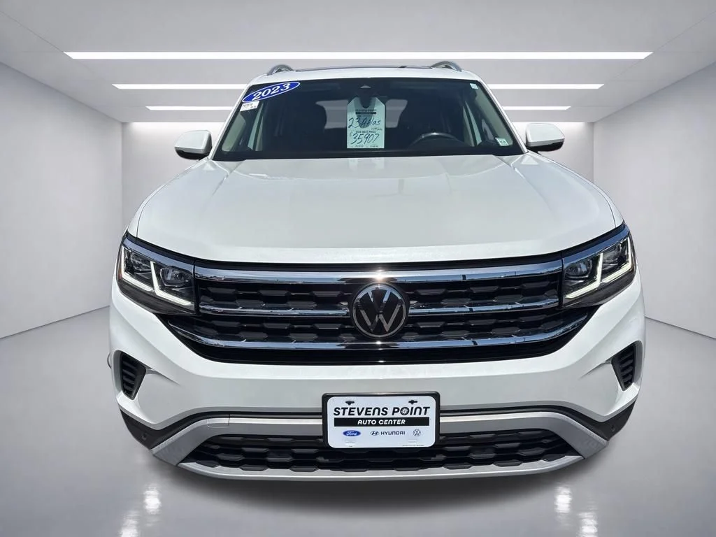Used 2023 Opal White Pearl Volkswagen SEL image 9