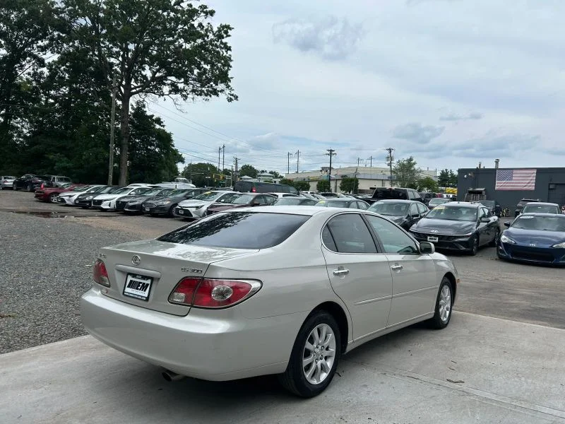 Used 2003 Gold Lexus ES 300 Sedan 4D image 9