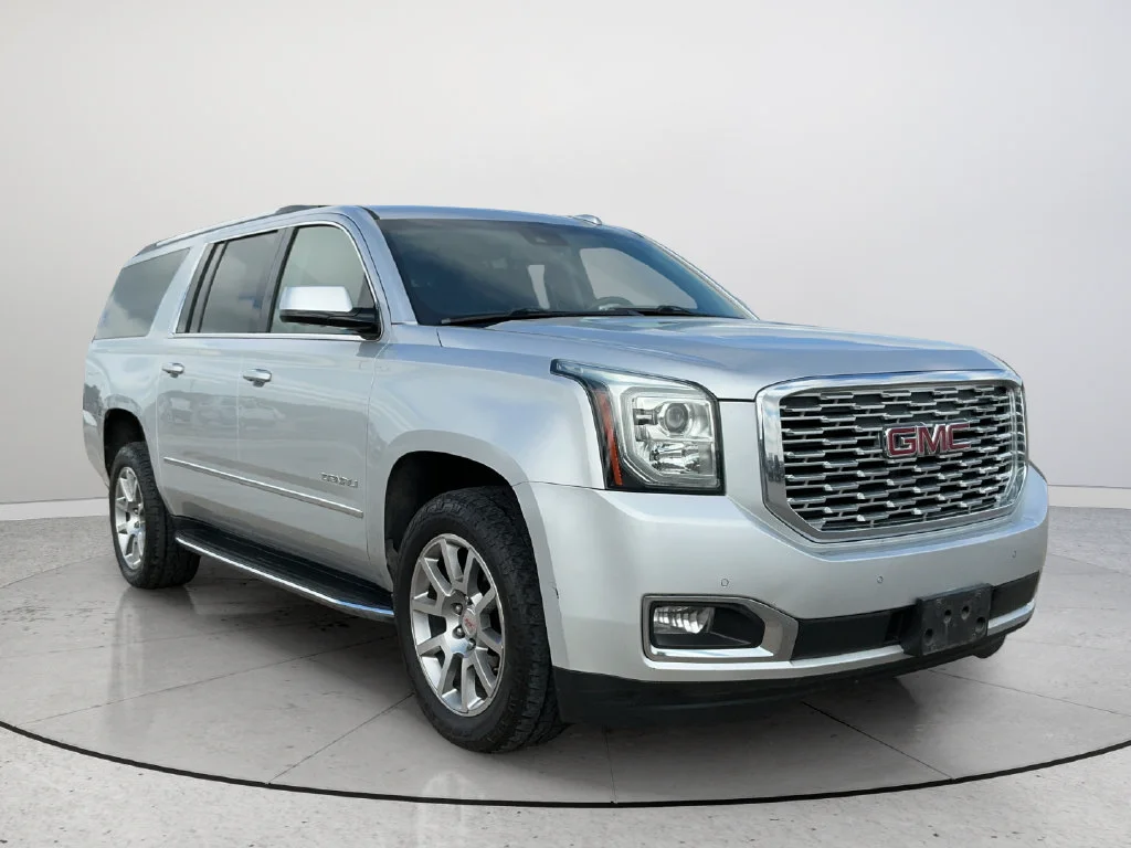 Used 2020 QUICKSILVER METALLIC GMC Denali image 1