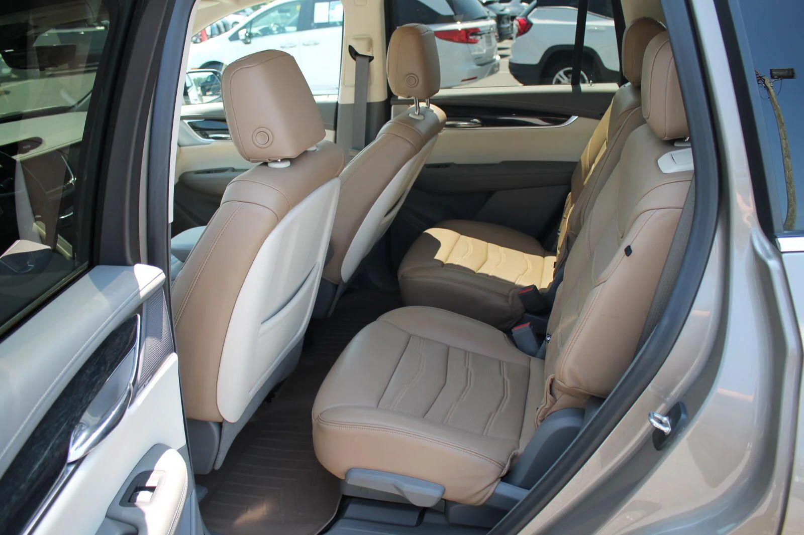 Used 2022 Latte Metallic Cadillac Premium Luxury image 28