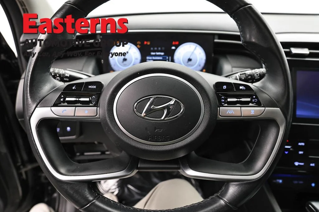 Used 2023 Black Hyundai SEL image 10