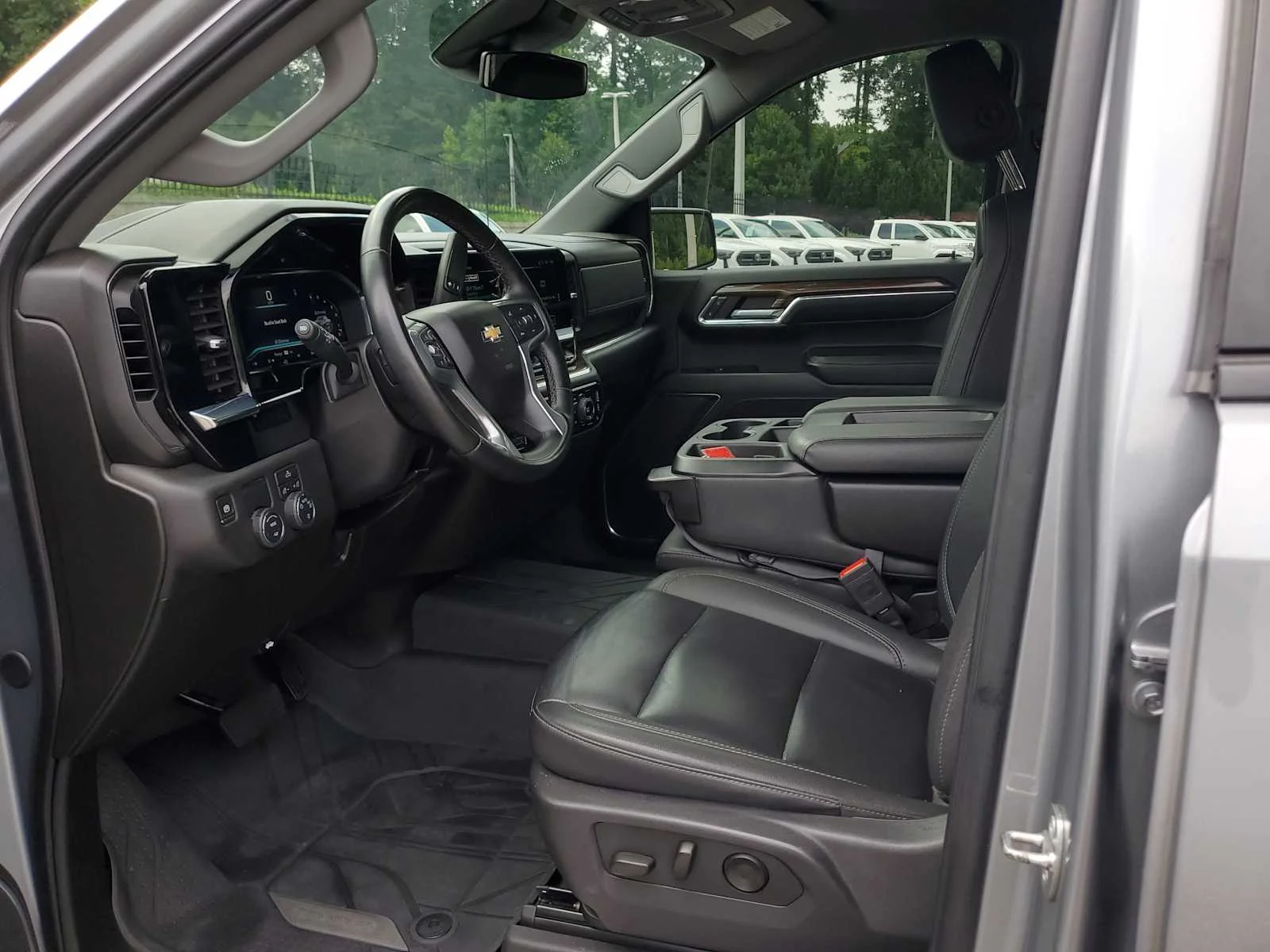 Used 2024 Sterling Gray Metallic Chevrolet LT image 17