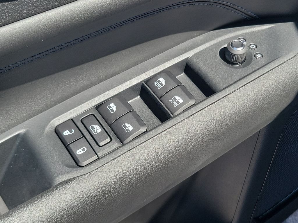New 2026 Sting-Gray Clearcoat Jeep Latitude image 18