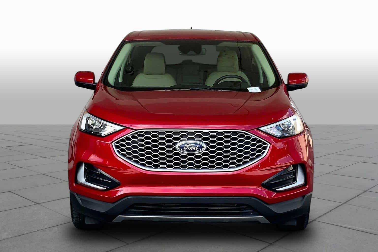 Used 2024 Rapid Red Metallic Tinted Clearcoat Ford SEL image 4