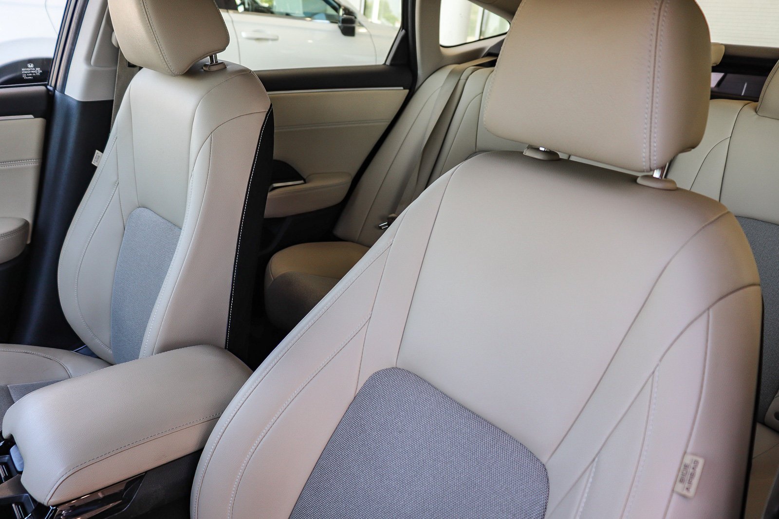 Used 2019 Platinum White Honda Base image 29