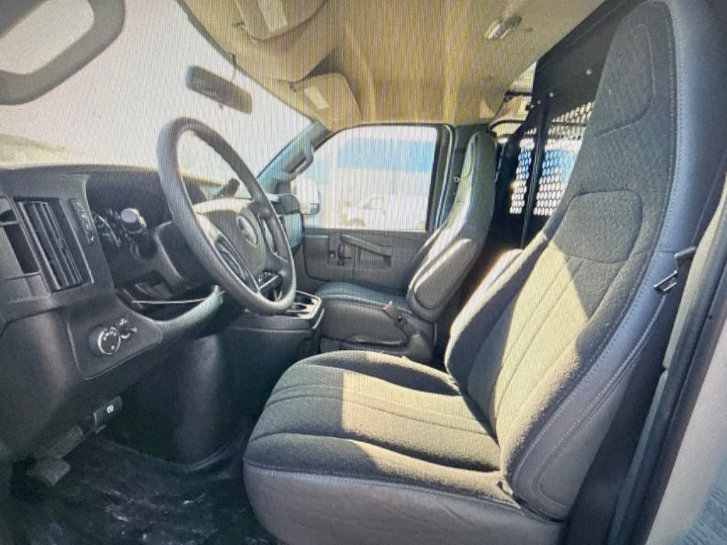 Used 2025 White GMC Work Van image 6