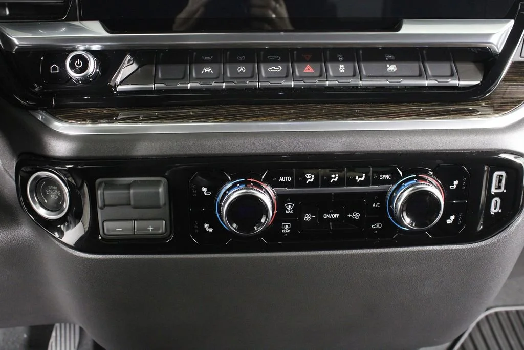 New 2026 Sterling Metallic GMC Elevation image 30