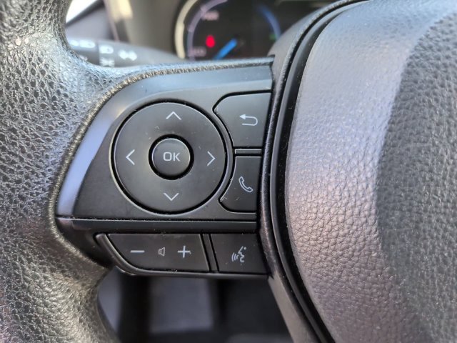 Used 2025 White Toyota LE image 16