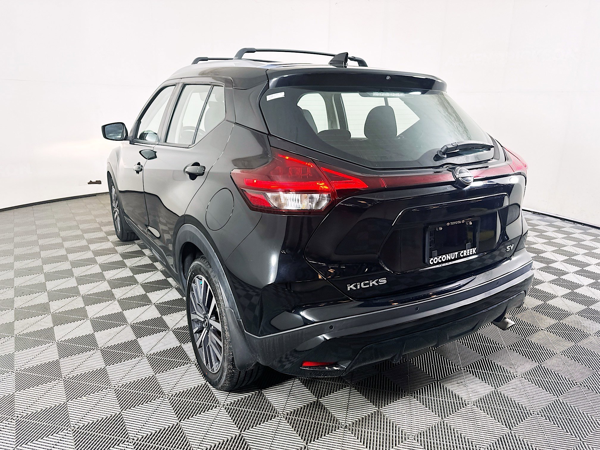 2022 Nissan Kicks thumbnail 7