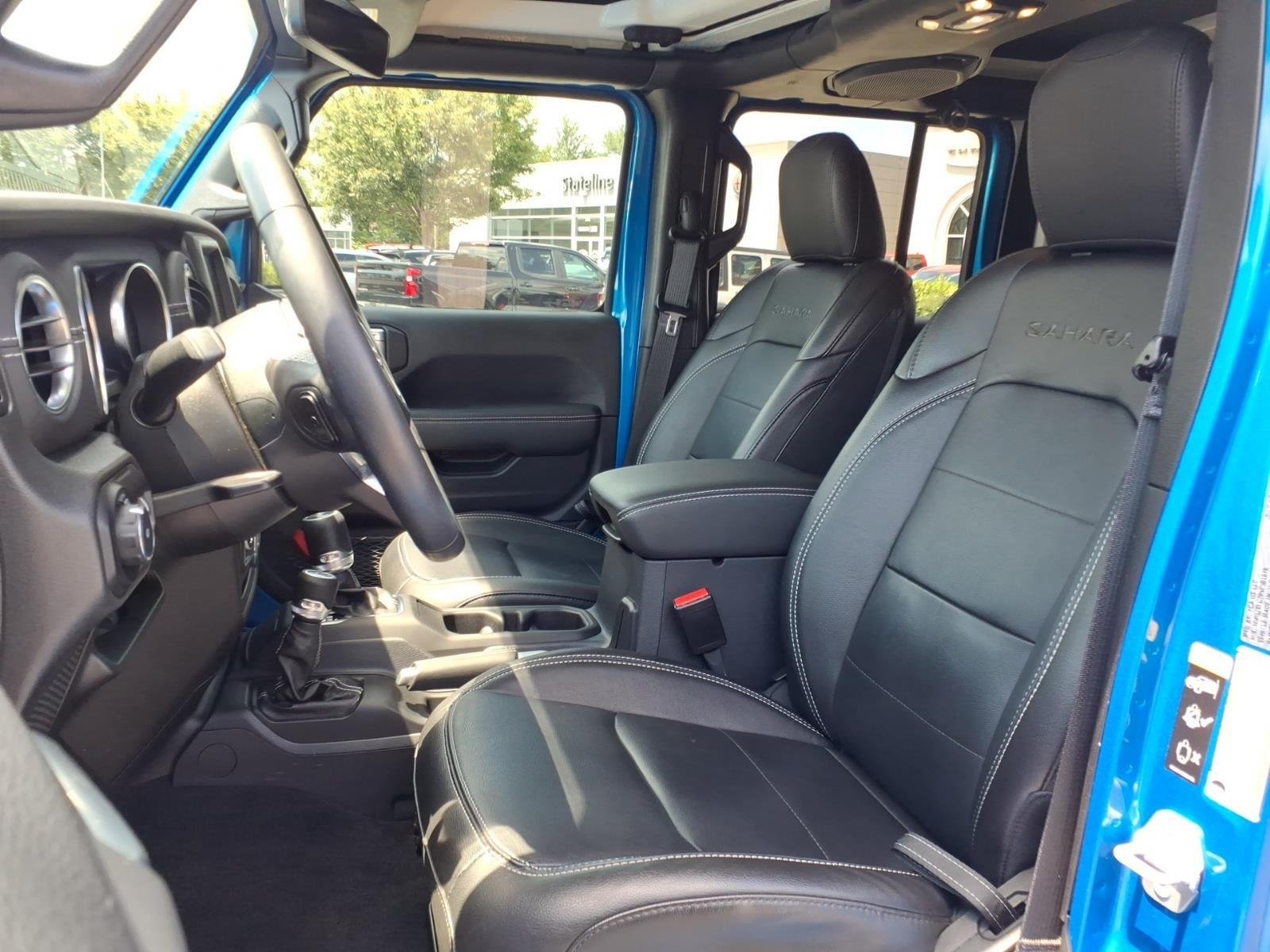 Used 2023 Hydro Blue Pearlcoat Jeep Sahara image 18