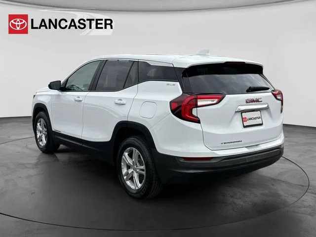 Used 2024 Summit White GMC SLE image 5