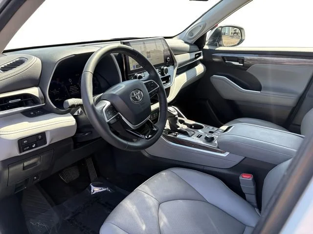 2024 Toyota Highlander Limited - Photo 12