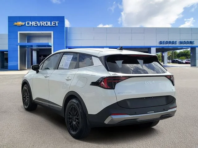 2026 Kia Sportage LX Hybrid - Photo 4