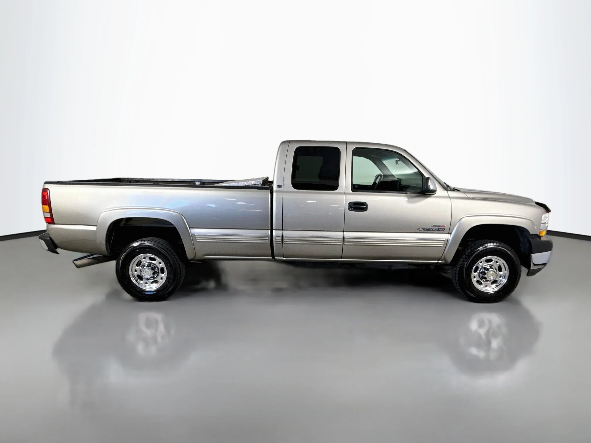 Used 2002 Light Pewter Metallic Chevrolet LS image 8