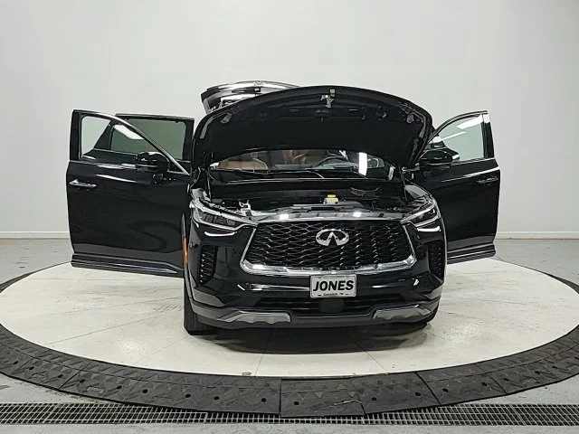 Used 2023 Black INFINITI Autograph image 11
