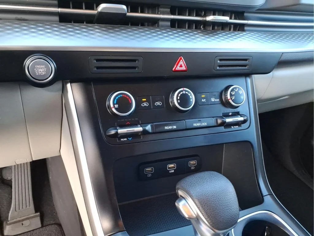 Used 2024 White Kia LX image 28