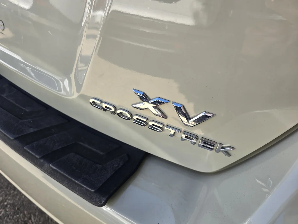 Used 2013 Desert Khaki Subaru Limited image 12