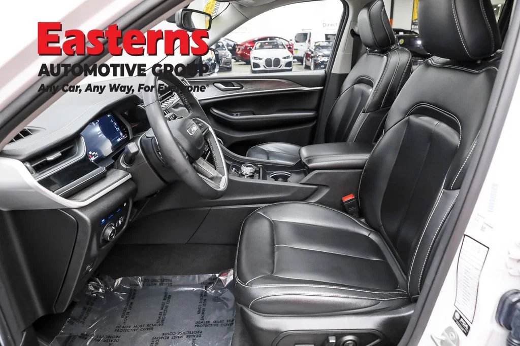 Used 2023 White Jeep 4xe image 14