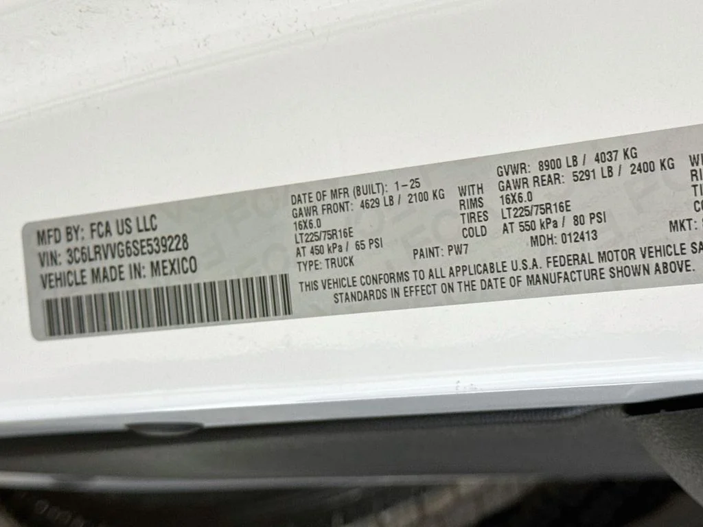 Used 2025 White Ram Base image 29