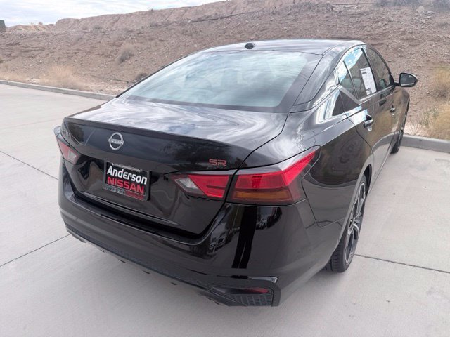 2025 Nissan Altima SR - Photo 8