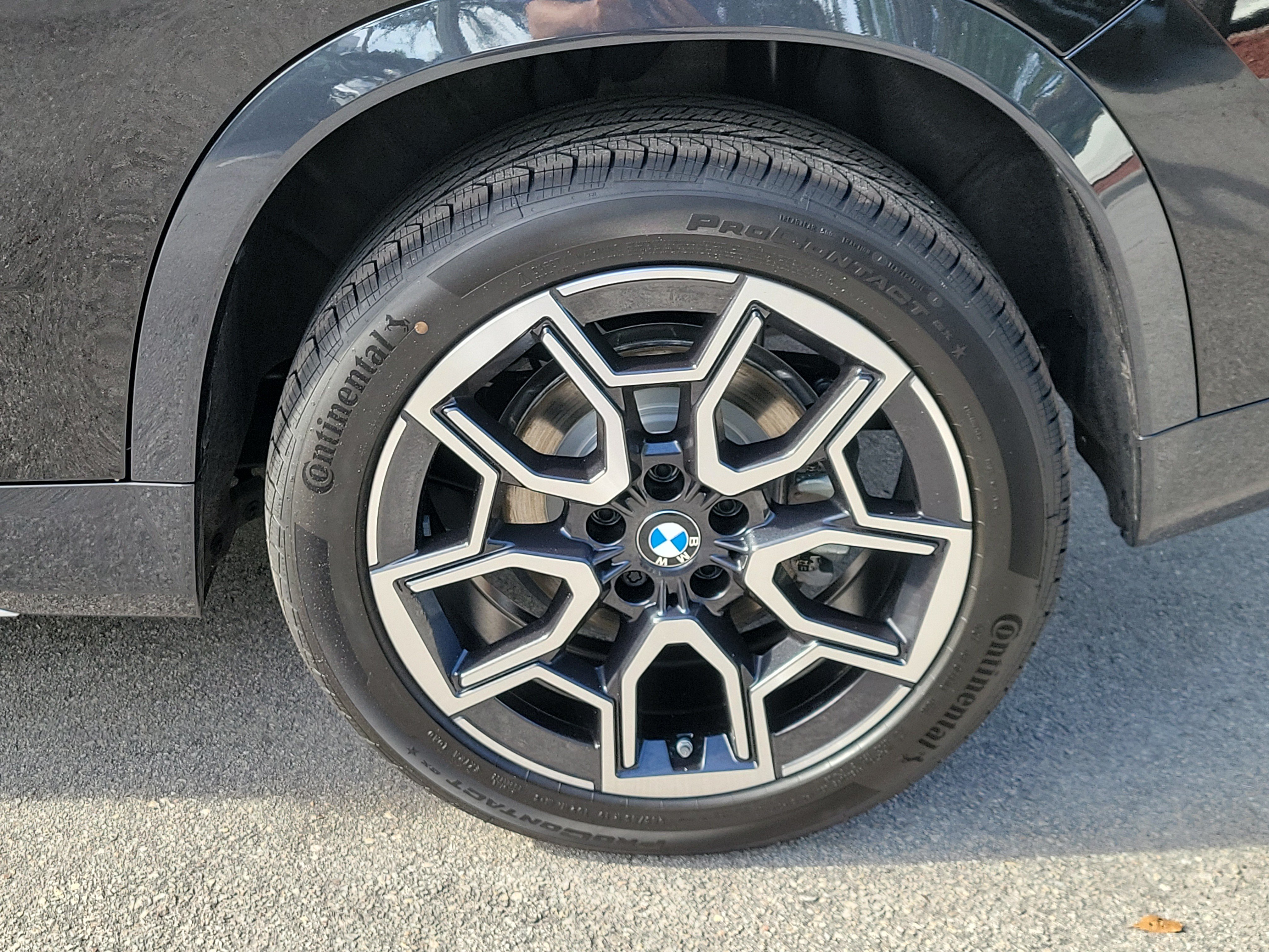 New 2026 Black Sapphire Metallic BMW xDrive28i image 6