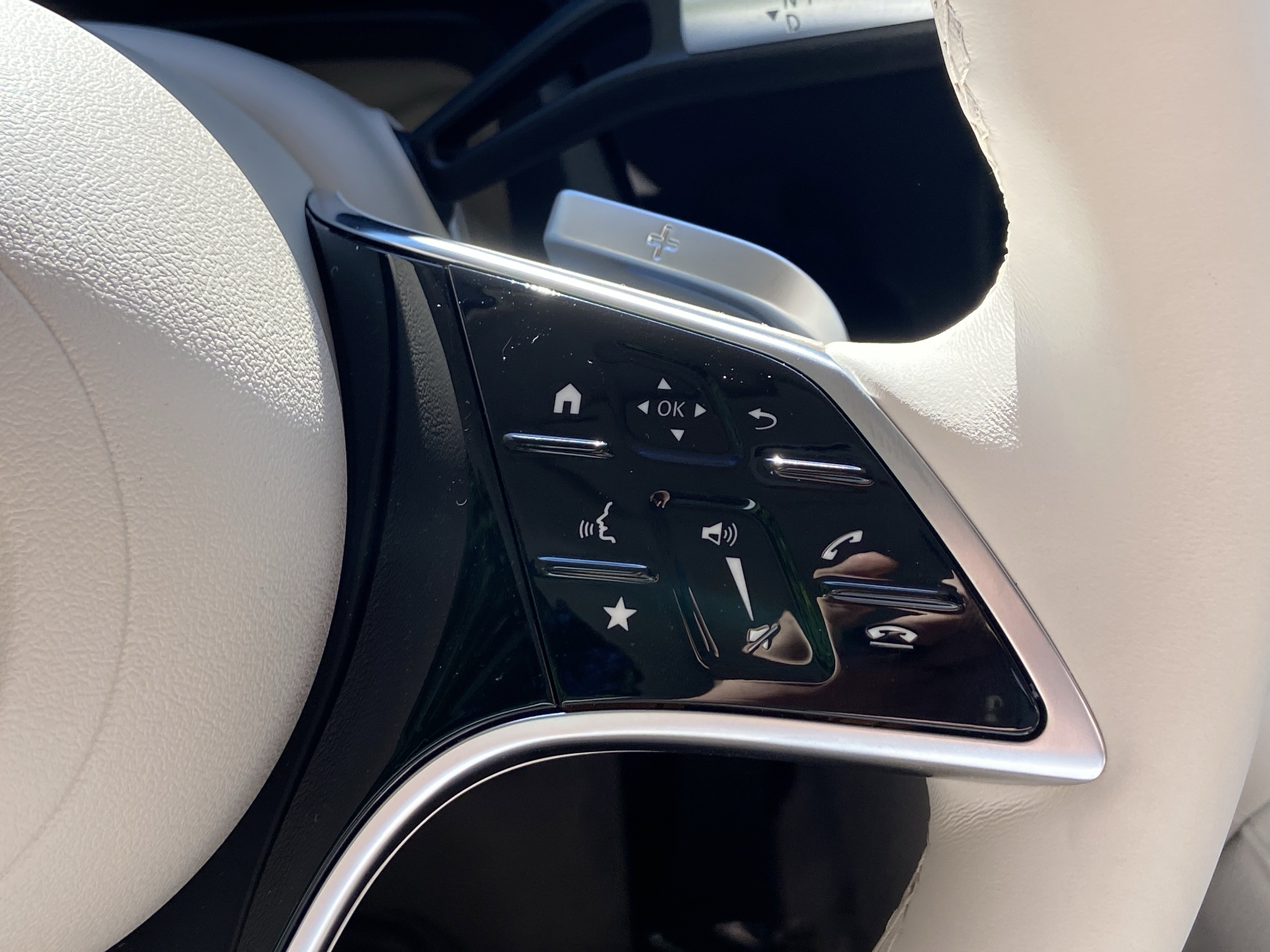 New 2026 MANUFAKTUR Moonlight White Metallic Mercedes-Benz EQS 450 4MATIC® Sedan image 27