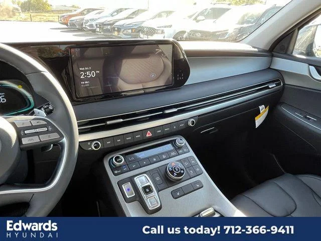 New 2025 Gray Hyundai SEL image 21