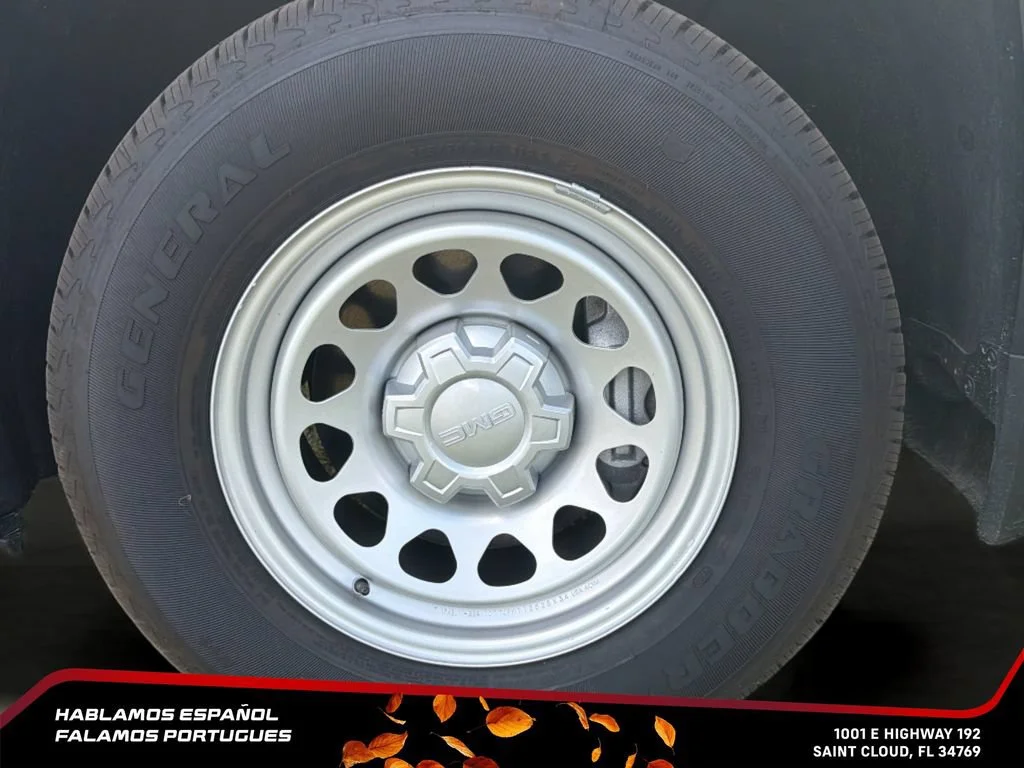 Used 2026 Summit White GMC Pro image 31