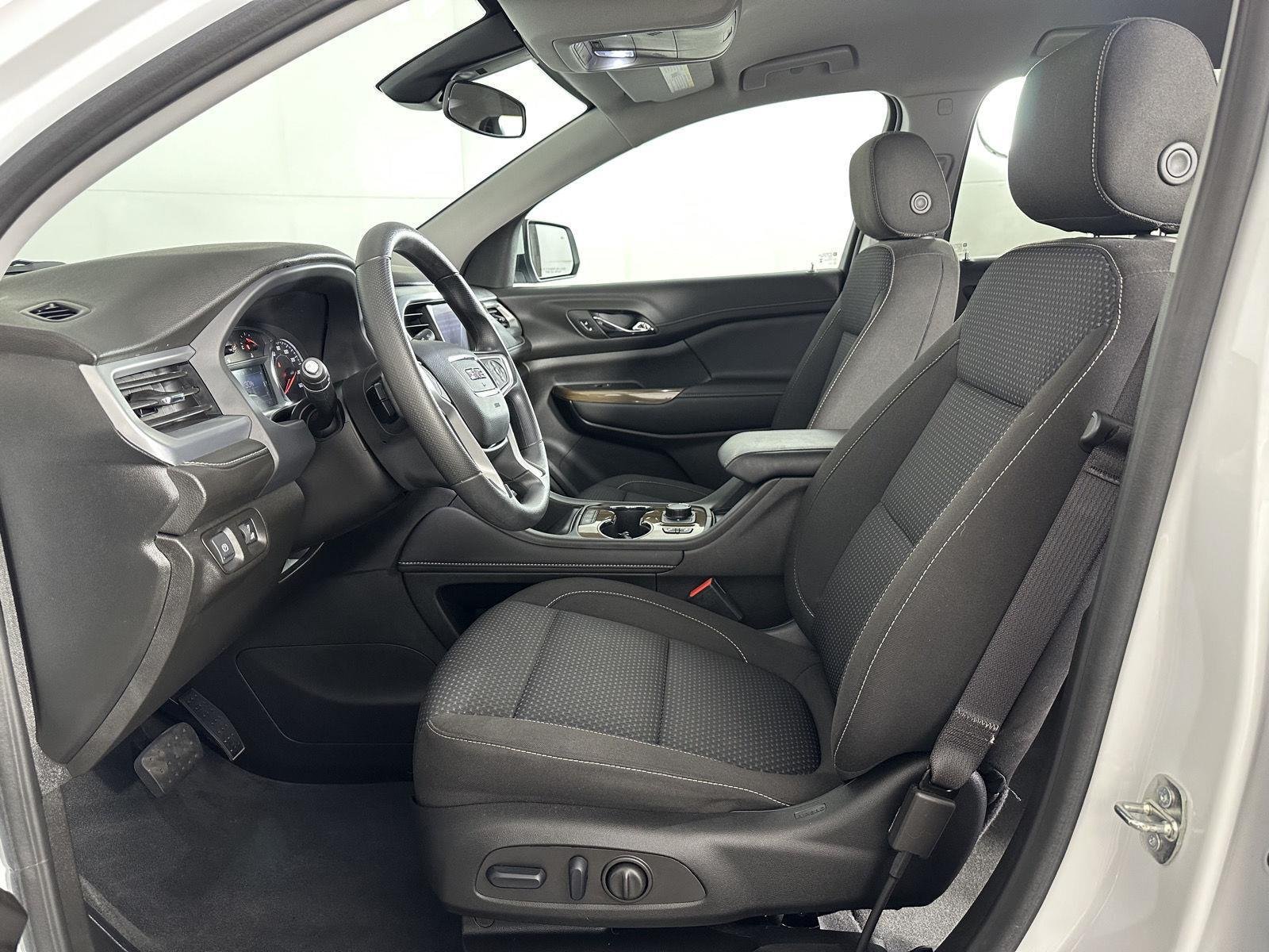 Used 2023 Summit White GMC SLE image 33