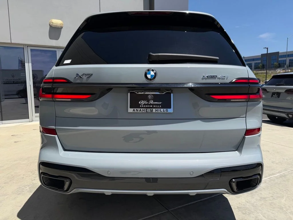 Used 2025 Brooklyn Grey Metallic BMW xDrive40i image 8