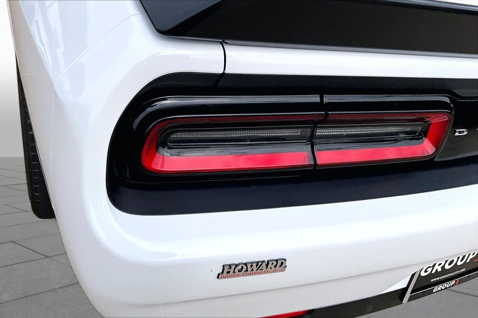 Used 2023 White Knuckle Clearcoat Dodge R/T Scat Pack image 28
