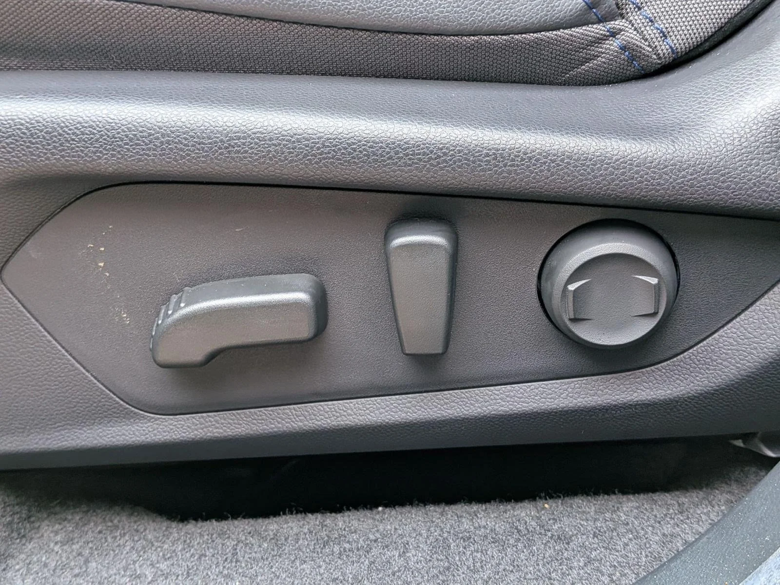 Used 2026 Ice Silver Metallic Subaru Premium image 26