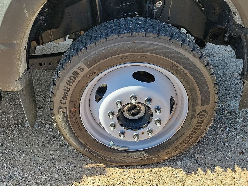 2025 Ford F-550 Super Duty Chassis Cab XL - Photo 13