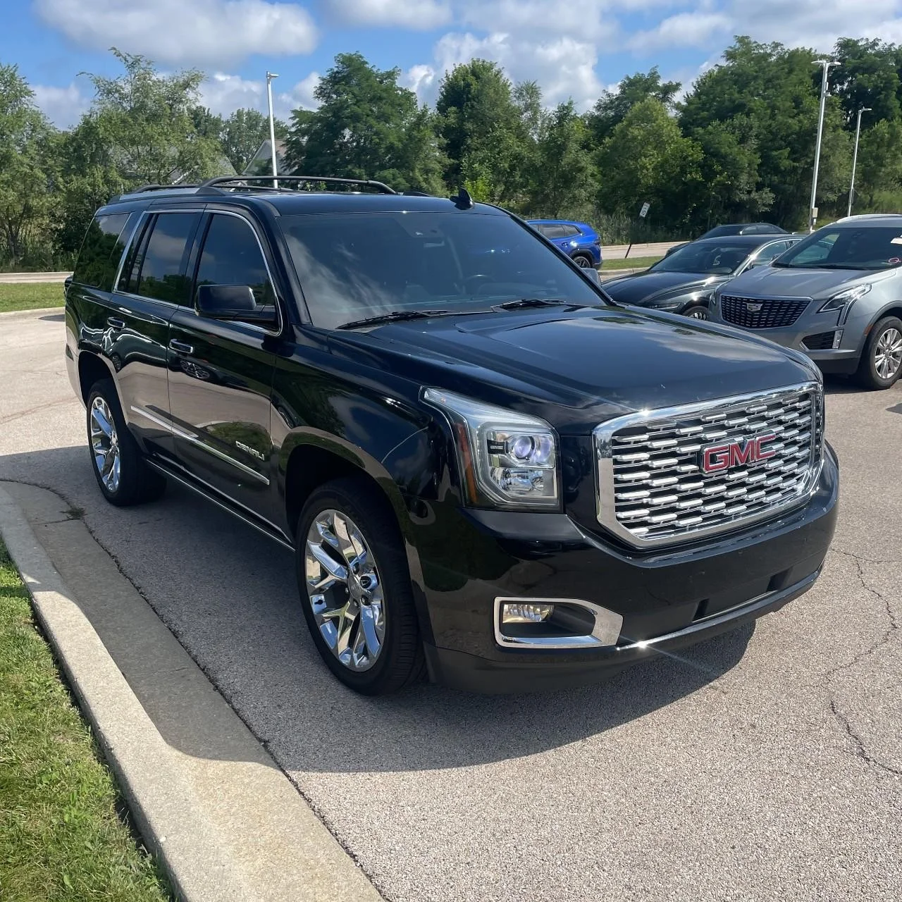 Used 2020 Onyx Black GMC Denali image 6