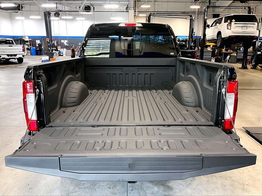 Used 2019 Black Ford Lariat image 32