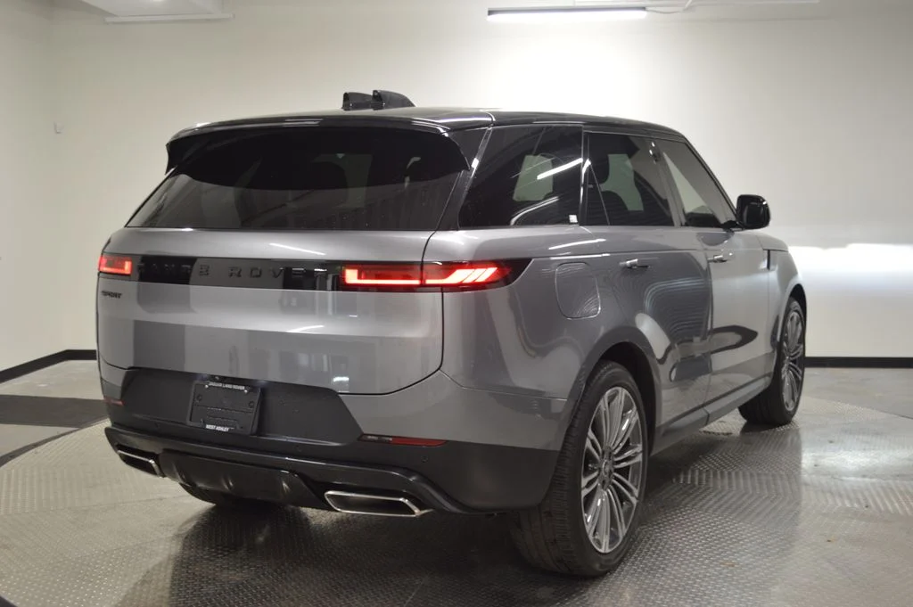 Used 2025 Gray Land Rover SE image 5