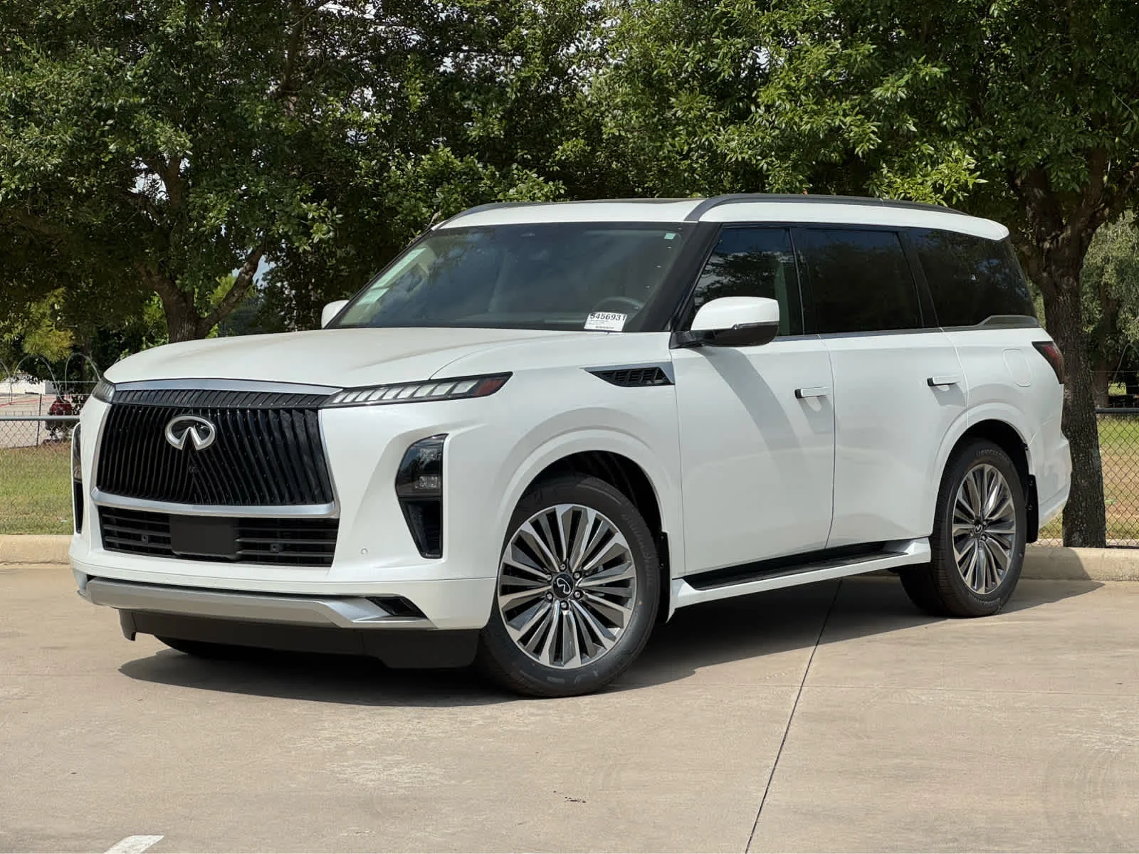 New 2027 INFINITI QX80 Luxe 4WD