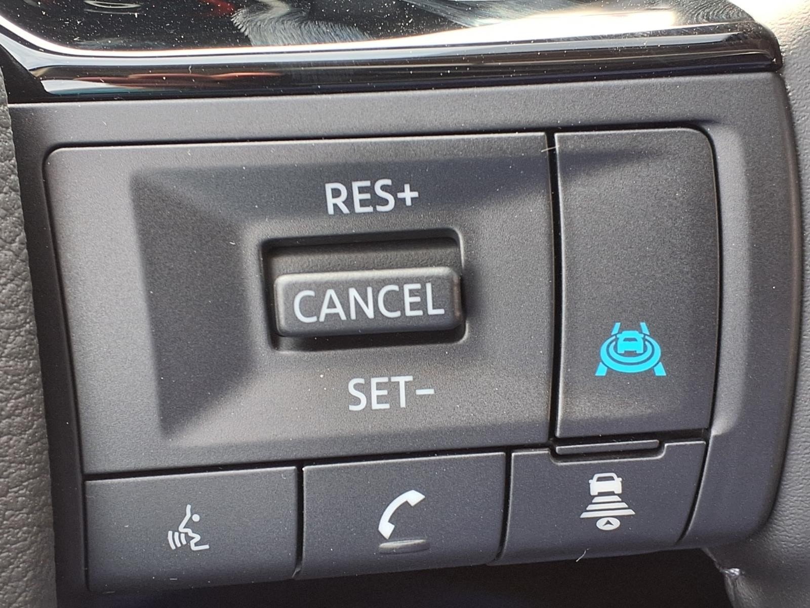 2026 Nissan Rogue Platinum Silver at Robbins Nissan
