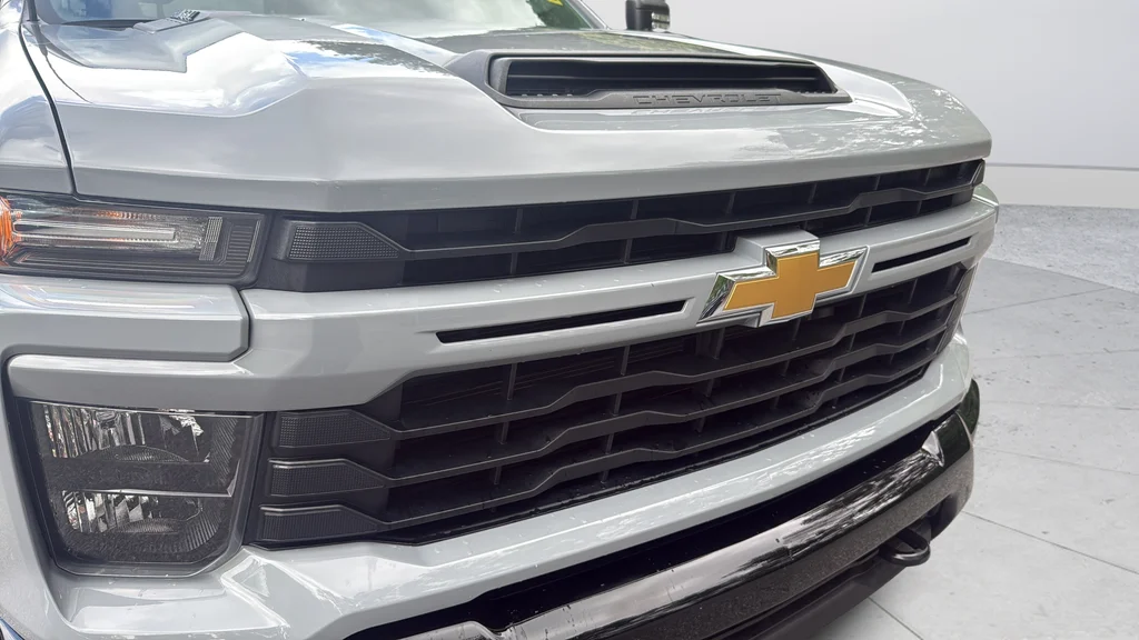 Used 2024 Gray Chevrolet Custom image 23
