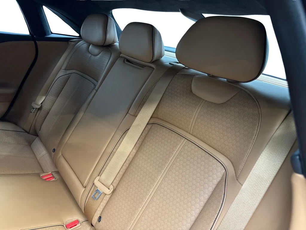 Used 2022 Red Lucid Grand Touring image 35