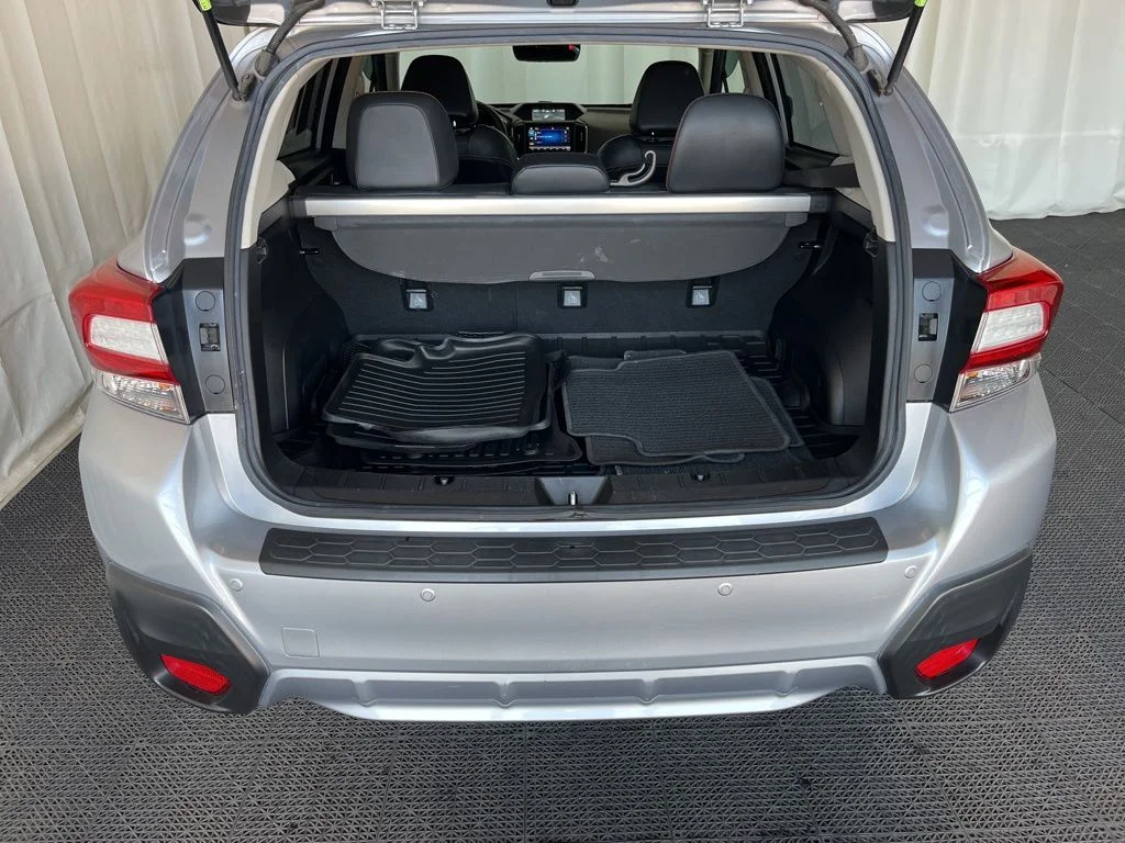 Used 2019 Silver Subaru 2.0i Limited image 27