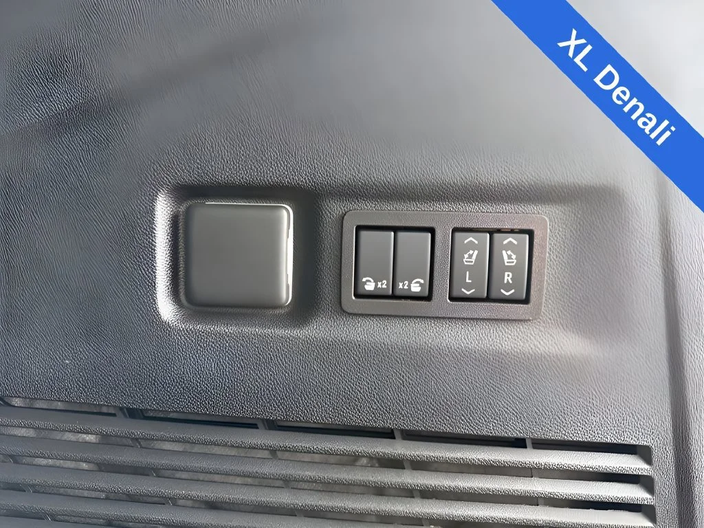 Used 2024 Onyx Black GMC Denali image 32