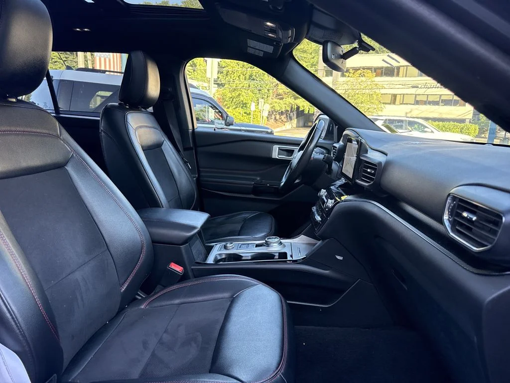 Used 2023 Gray Ford ST-Line image 28