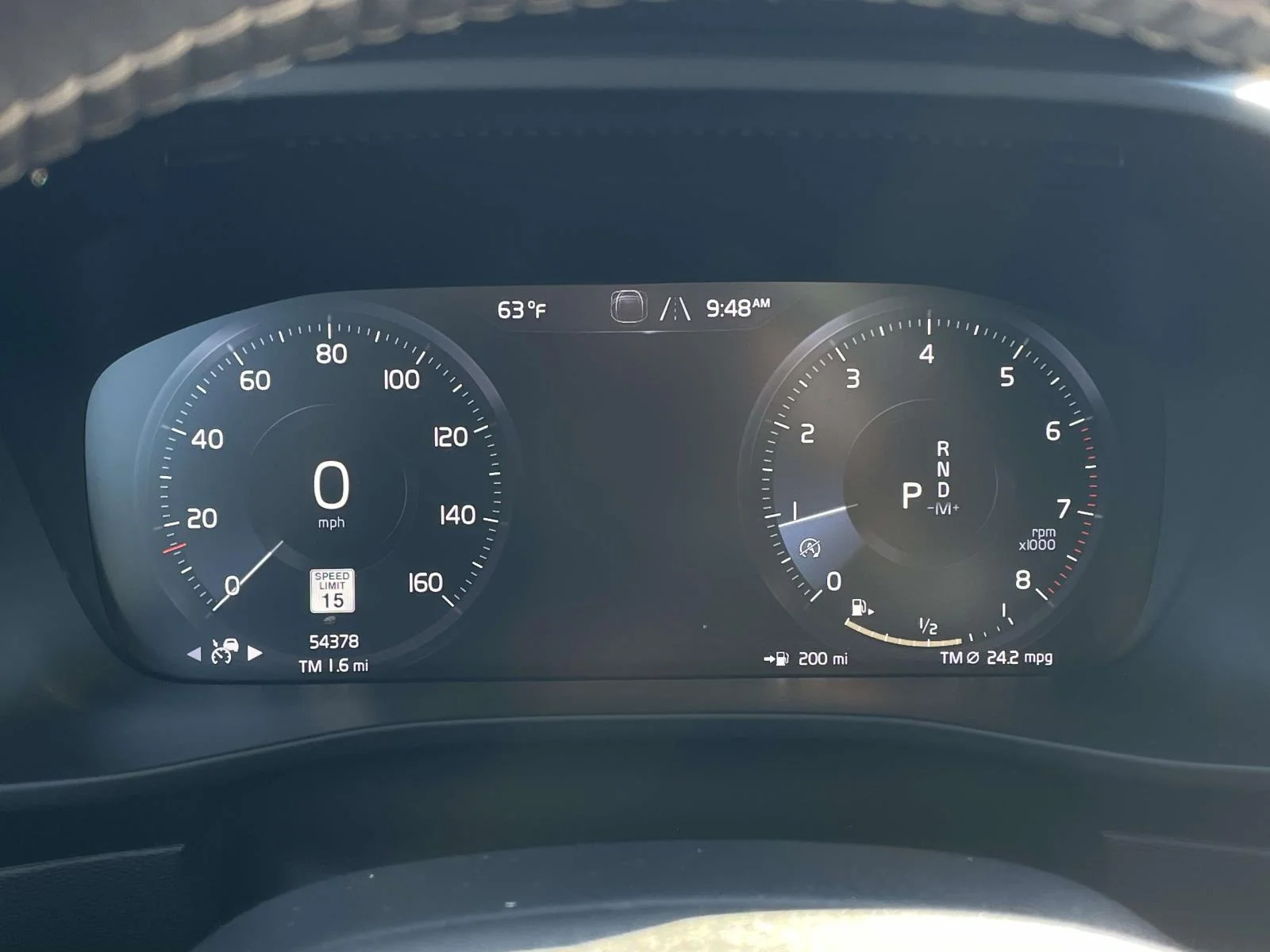Used 2021  Volvo R-Design image 14