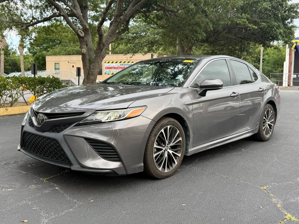 2019 Toyota Camry 2.5 Auto SE's photo