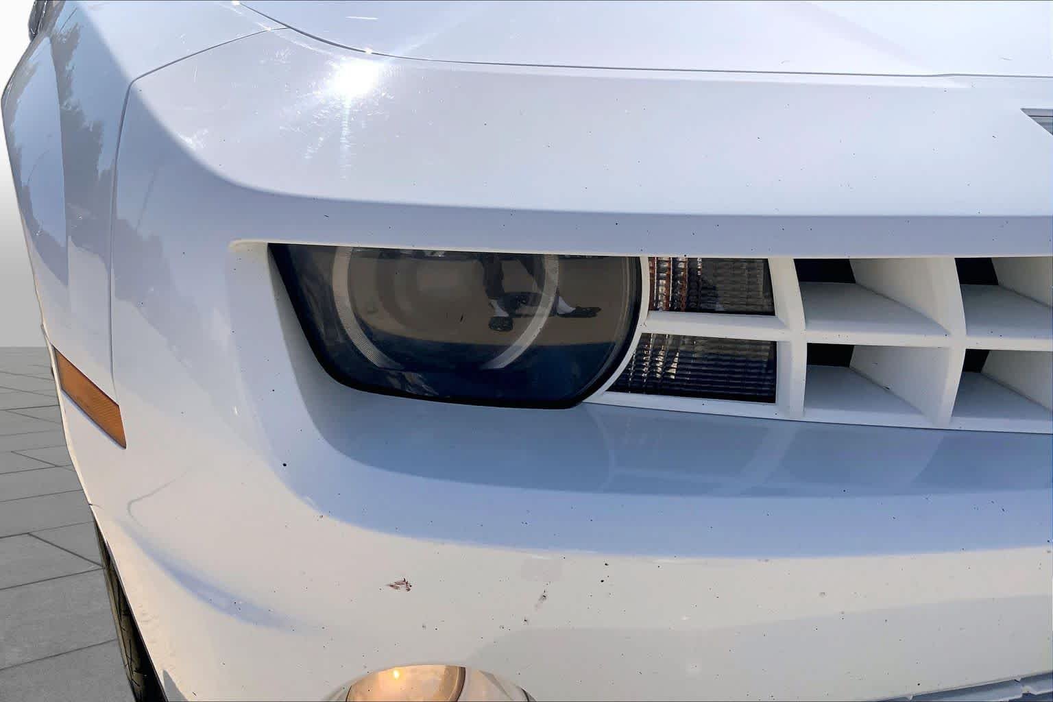 Used 2011 Summit White Chevrolet 2SS image 27