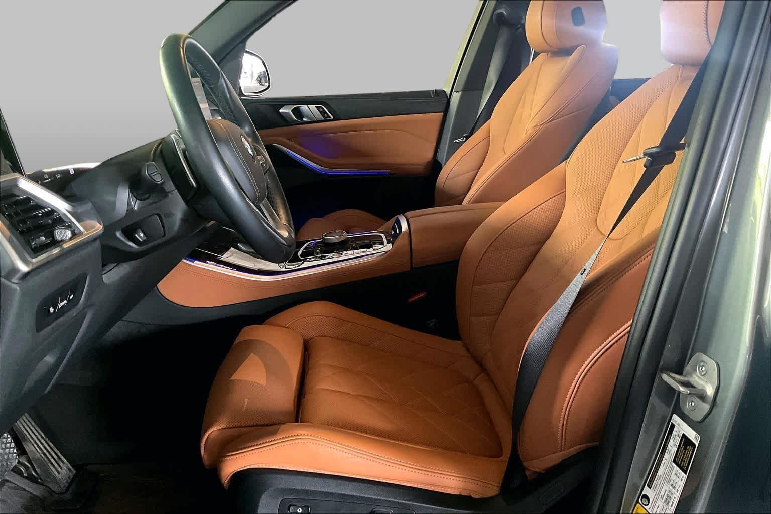 Used 2024 Skyscraper Grey Metallic BMW sDrive40i image 7