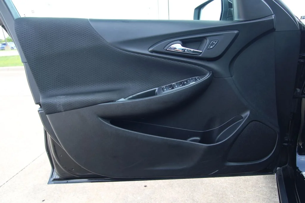 Used 2024 Mosaic Black Metallic Chevrolet LT image 34