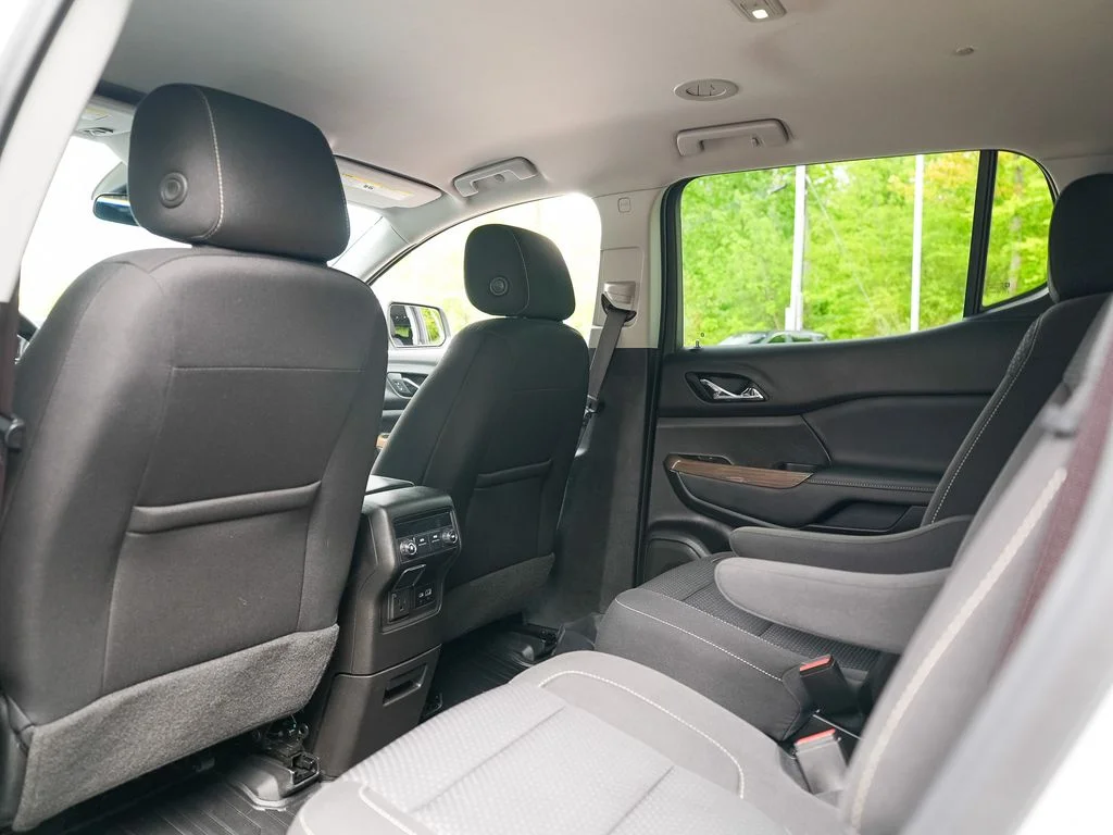 Used 2022 White GMC SLE image 44